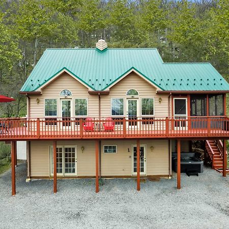Modern Retreat W Hot Tub, Deck & Resort Amenities Berkeley Springs Extérieur photo