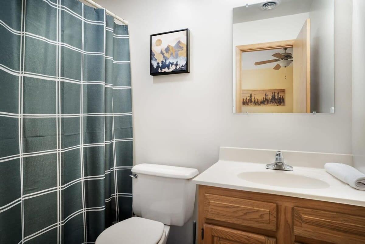 Modern Retreat W Hot Tub, Deck & Resort Amenities Berkeley Springs Extérieur photo