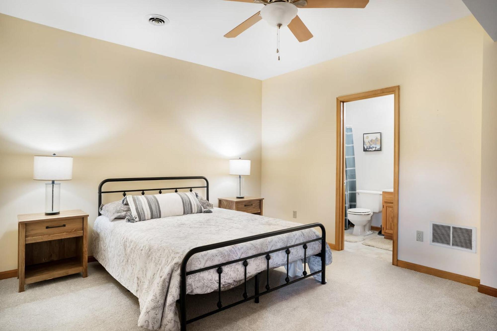 Modern Retreat W Hot Tub, Deck & Resort Amenities Berkeley Springs Extérieur photo