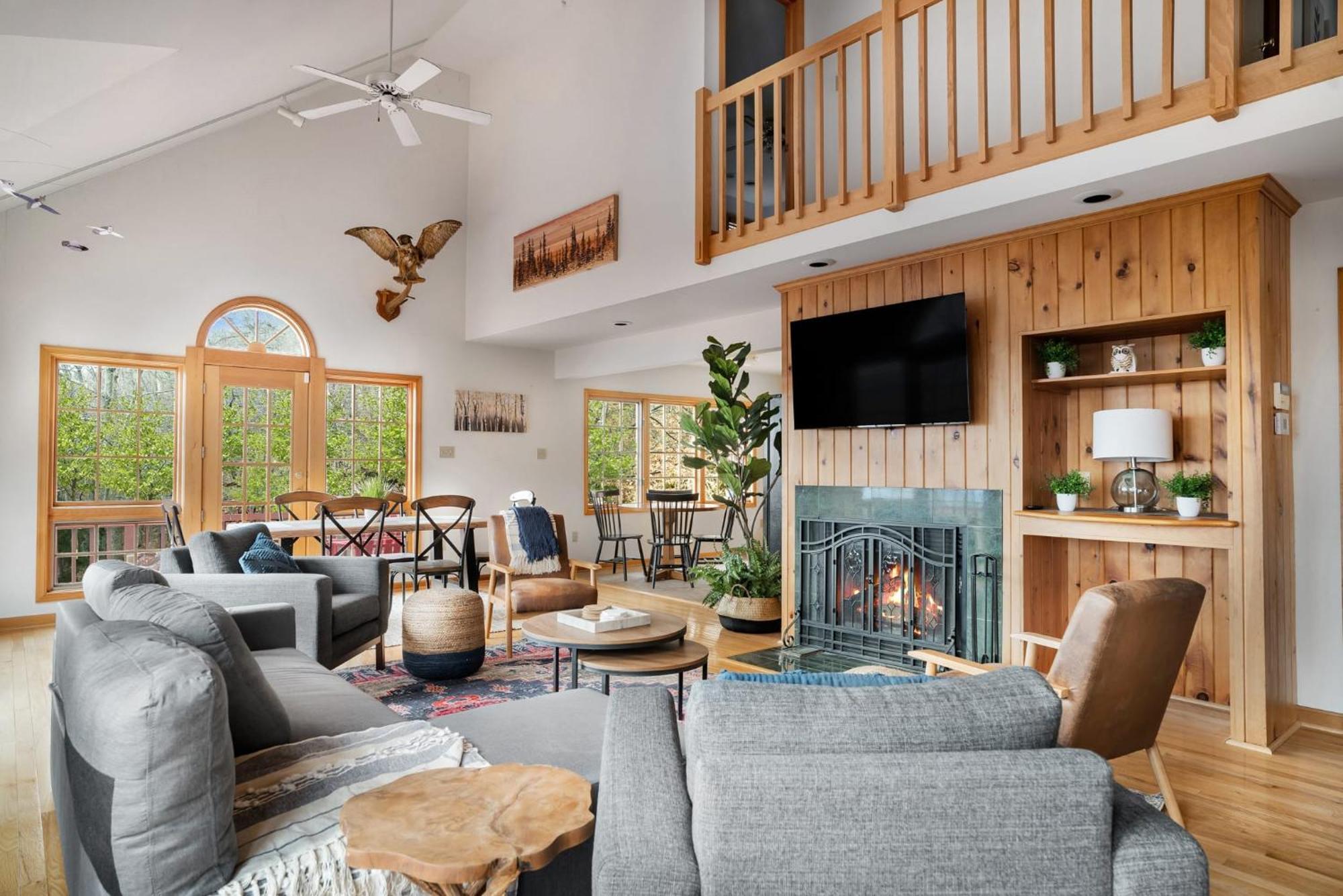 Modern Retreat W Hot Tub, Deck & Resort Amenities Berkeley Springs Extérieur photo